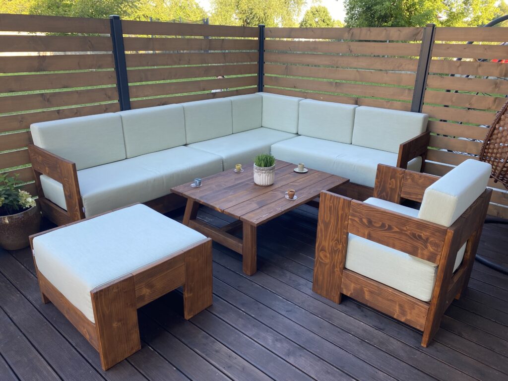 Zestaw mebli ogrodowych z litego drewna świerkowego